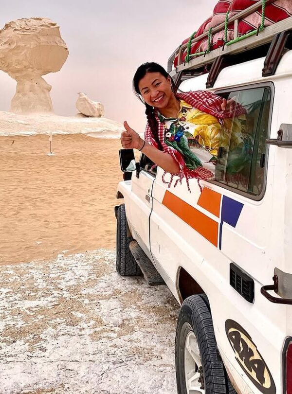 3 Days Tour to White Desert, Black Desert and Bahariya Oasis